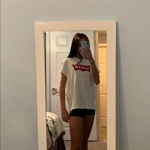 Levi’s graphic tee